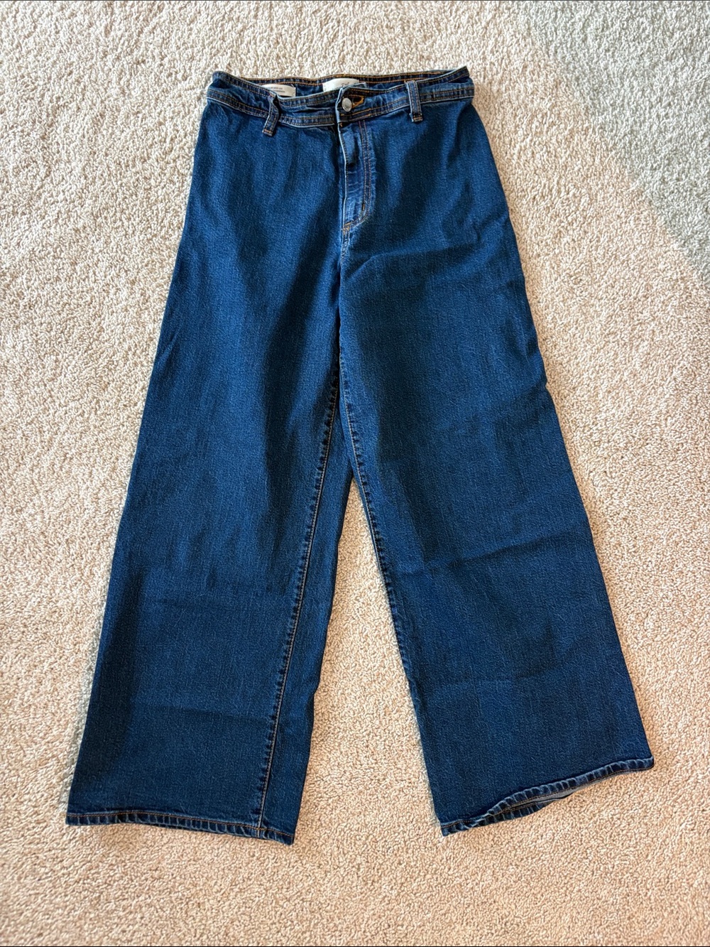 Universal Thread Women's Wide-Leg Jeans in Dark Blue Denim